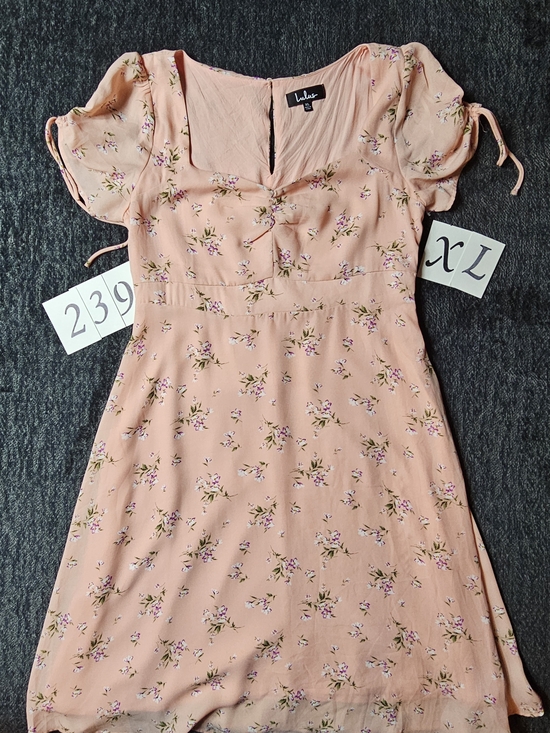 Lulus Dresses & Skirts - Lulu's Blush Pink Floral Midi Dress